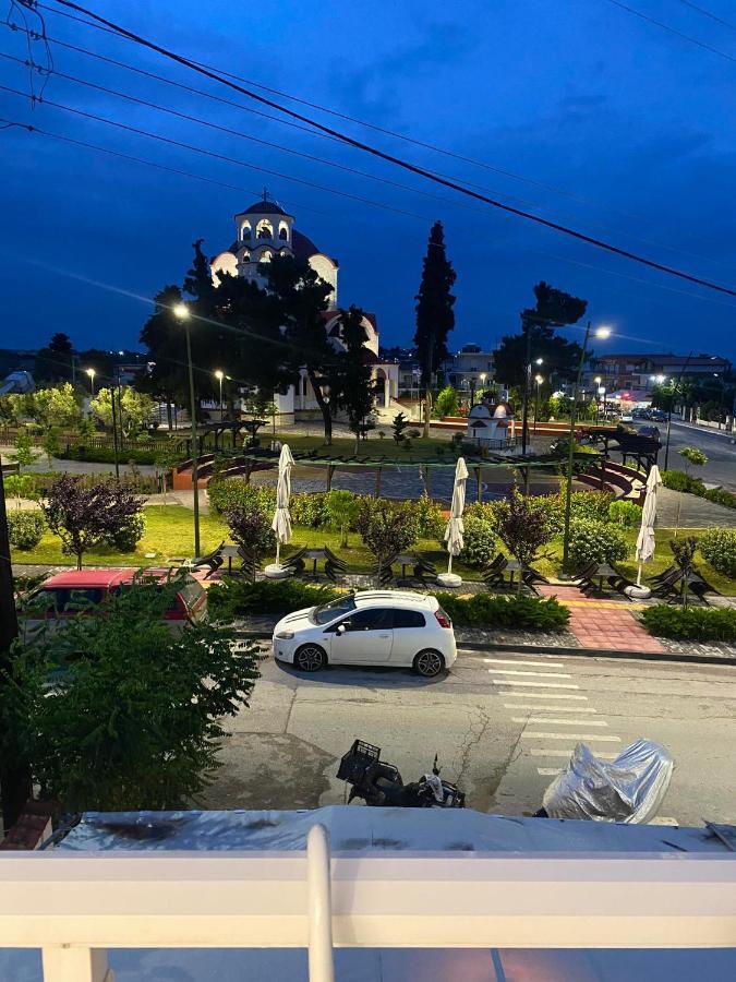 Sun & Sea Apartment Nea Iraklia Bagian luar foto