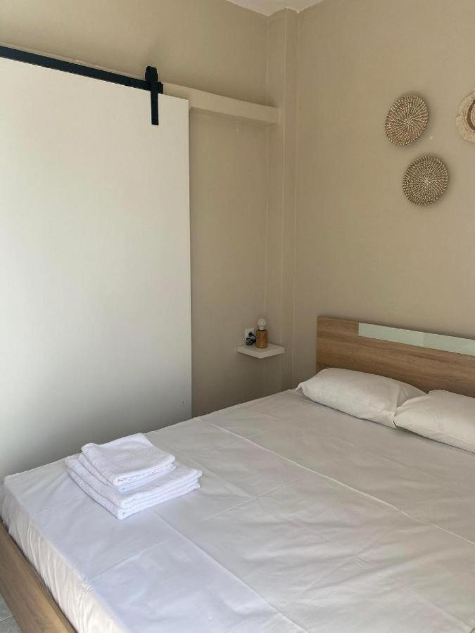Sun & Sea Apartment Nea Iraklia Bagian luar foto
