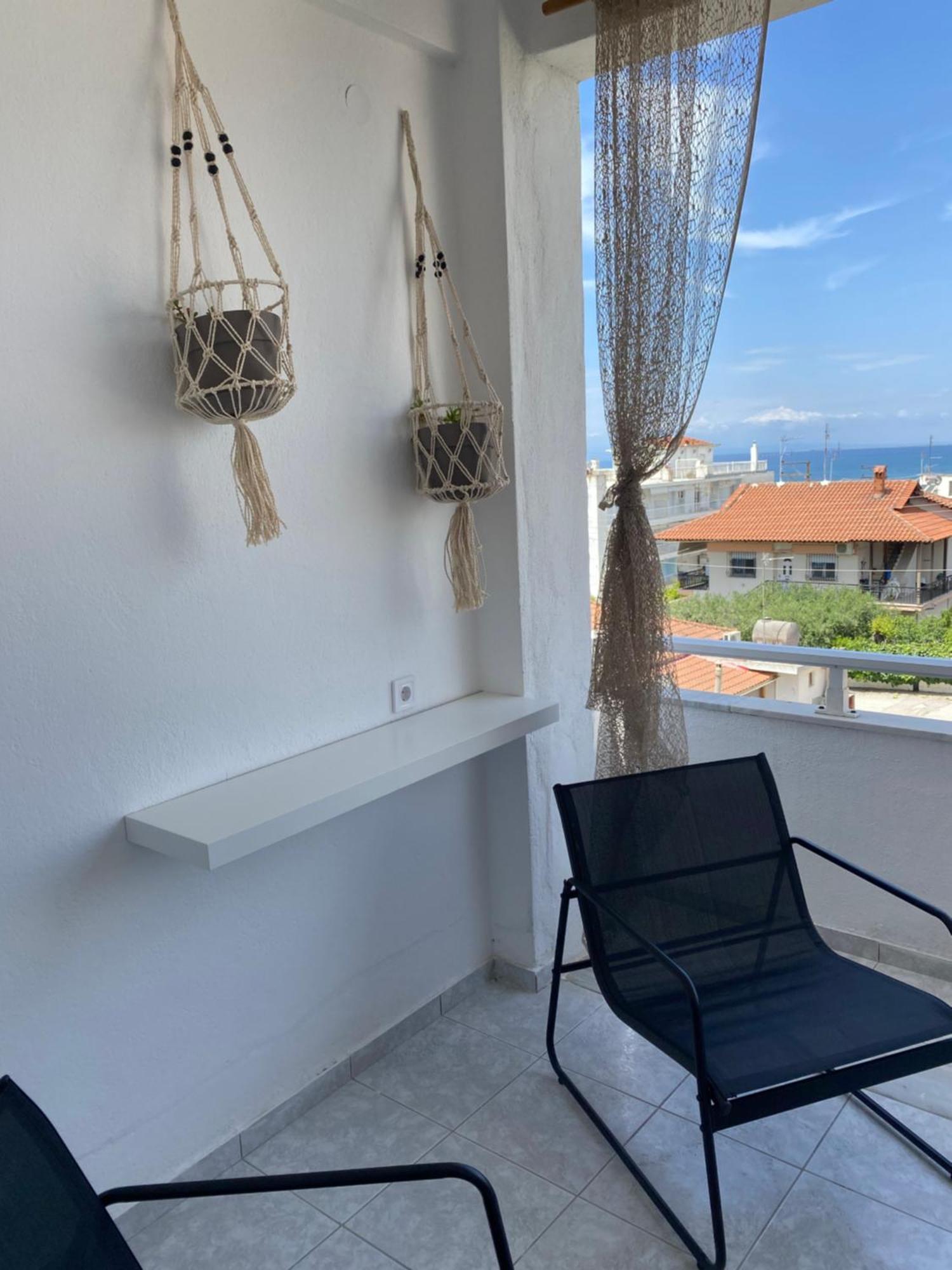 Sun & Sea Apartment Nea Iraklia Bagian luar foto