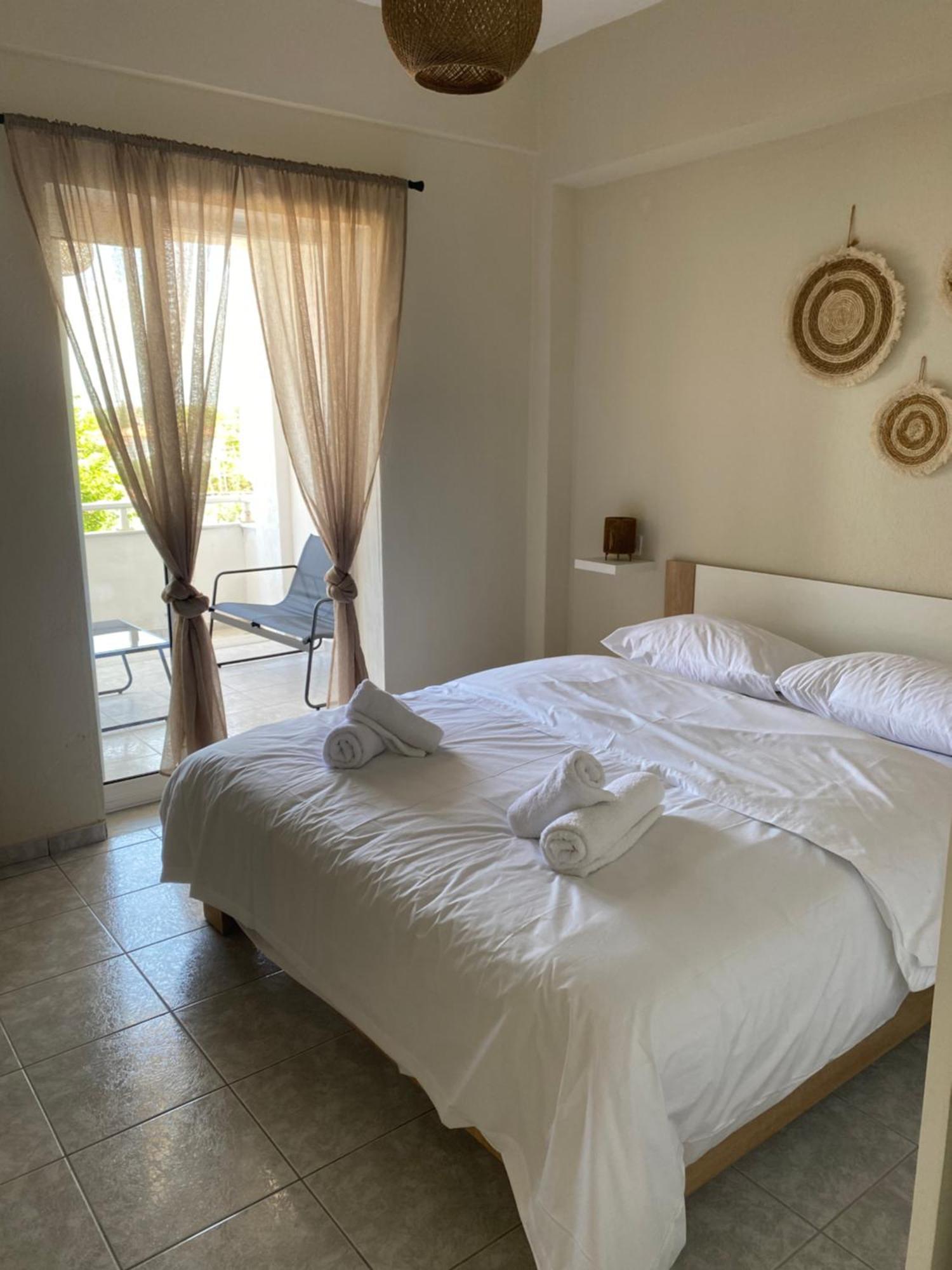 Sun & Sea Apartment Nea Iraklia Bagian luar foto
